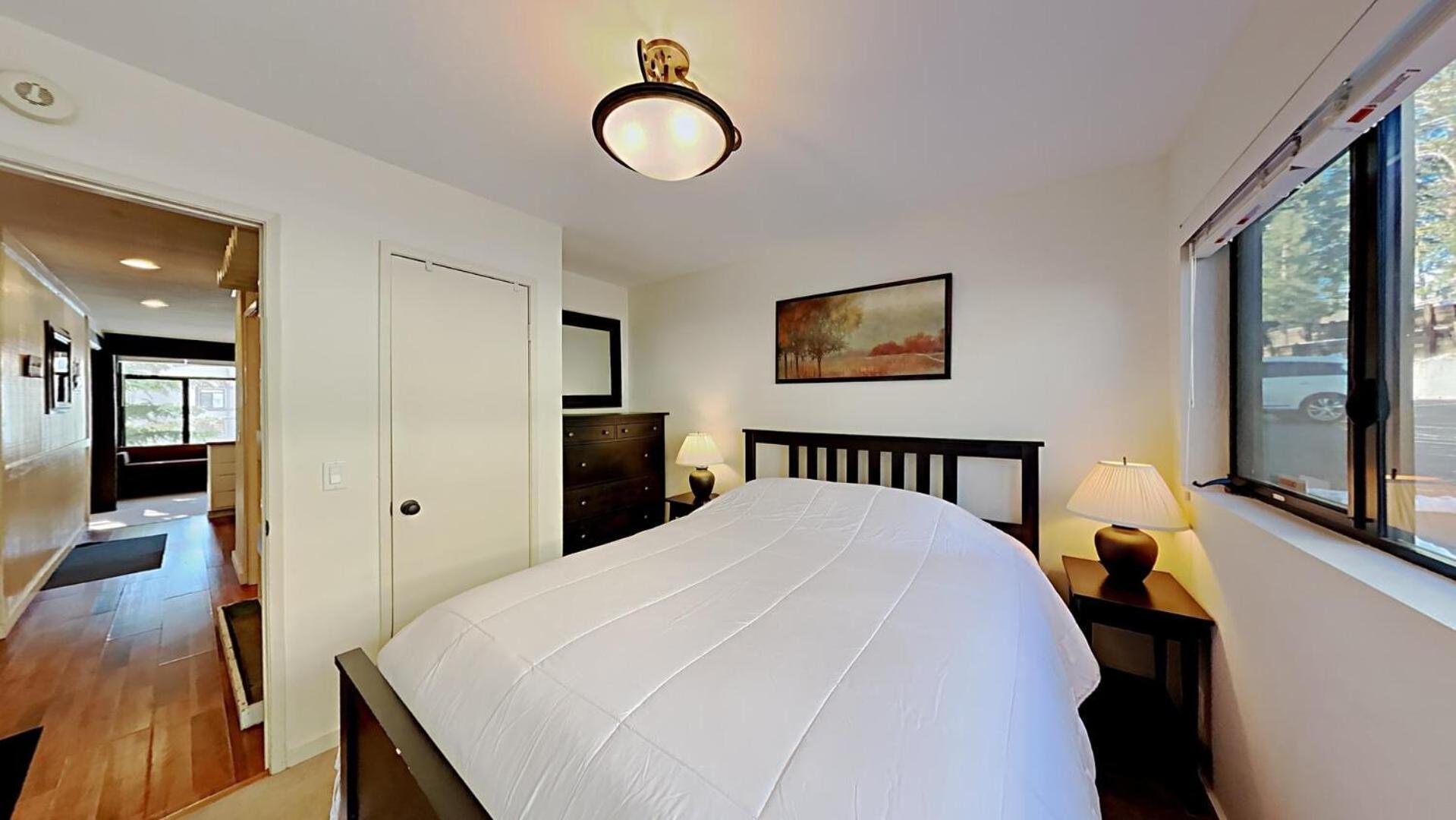Walk To Lifts! Remodeled 2 Bedroom * Mammoth Lakes