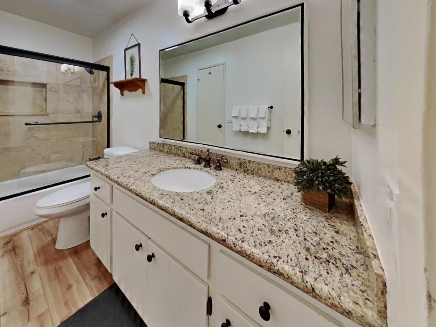 Appartement Walk To Lifts! Remodeled 2 Bedroom