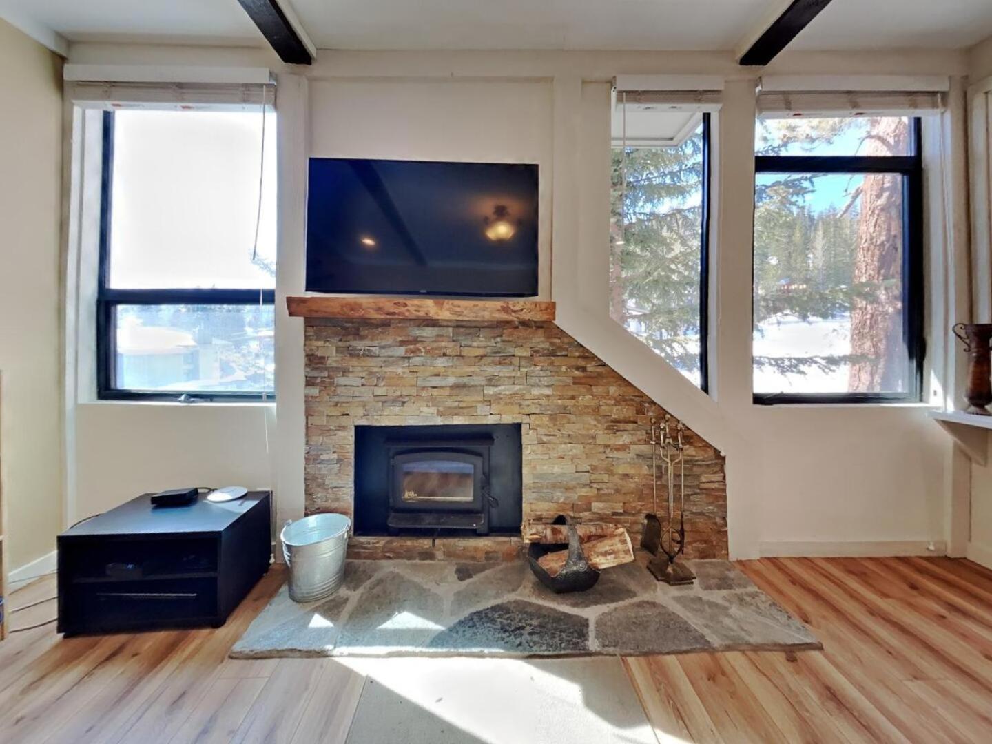Appartement Walk To Lifts! Remodeled 2 Bedroom
